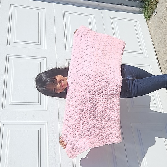 Hand Crafted handmade crochet shell stitch pink blanket gender reveal Vintage - Picture 10 of 17